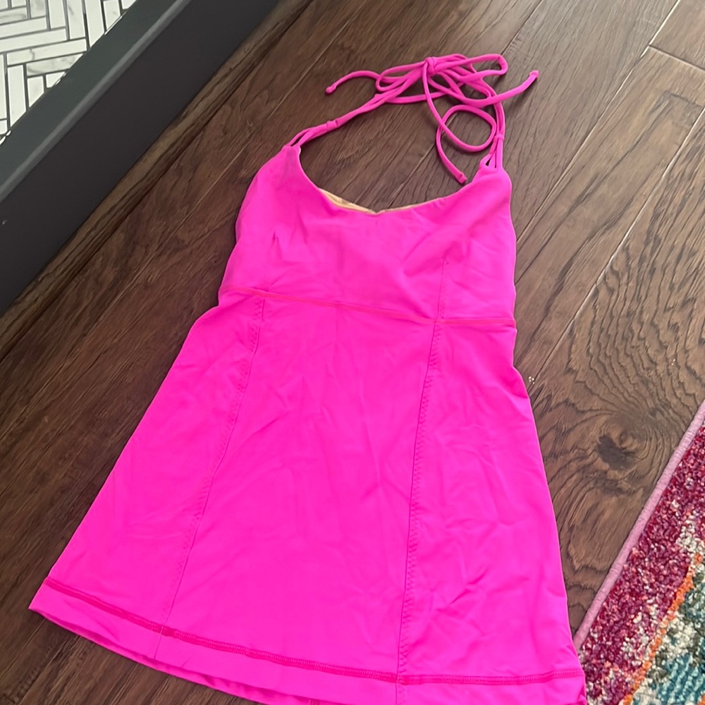 Neon pink tank size 4